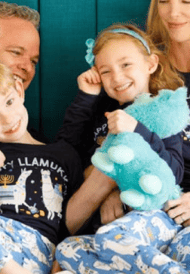 Pijamale pentru Toată Familia – Confort și Stil pentru Femei, Bărbați și Copii