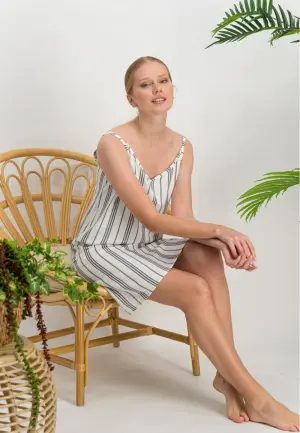 Rochie Scurtă cu Bretele Subțiri și Imprimeu Dungi Alb-Negru