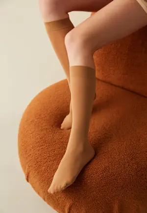 Șosete Penti Micro 40 DEN sub genunchi – Bej, semi-opace și mate