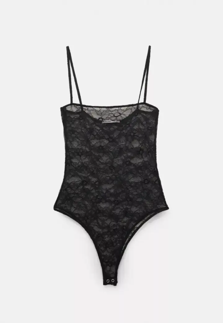Body damă din dantelă negru cu bretele subțiri