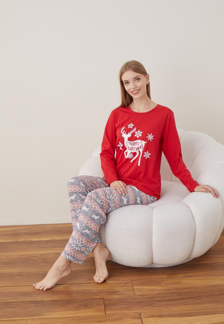 Pijamale Crăciun Damă – Model Ren Roșu