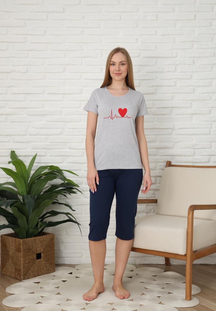Pijama Dama Mânecă Scurtă și Pantaloni Trei Sferturi - Imprimeu Inimă, Gri