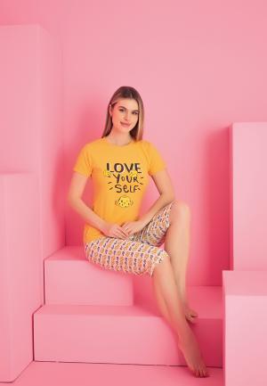 Pijama damă bumbac galben – mânecă scurtă, pantalon 3/4 cu imprimeu „Love Yourself”