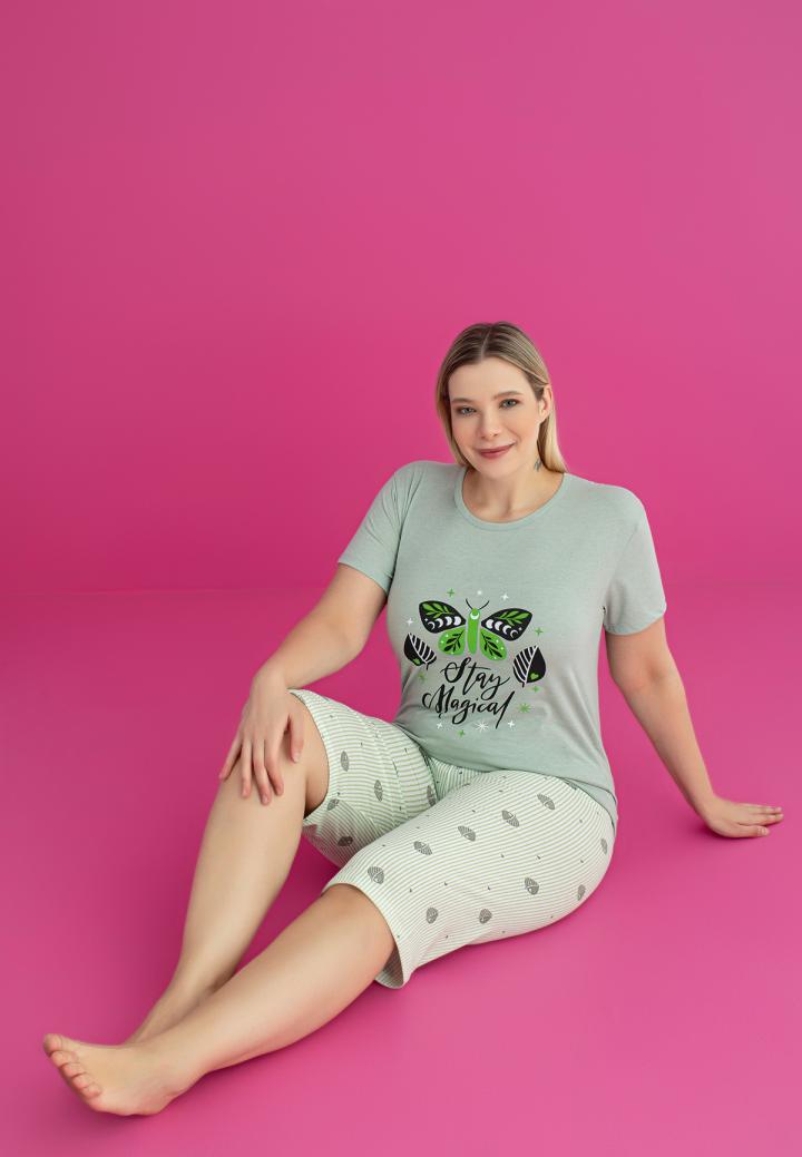 Pijama bumbac damă, mărimi mari, mânecă scurtă, pantalon 3/4, Stay Magical, verde deschis